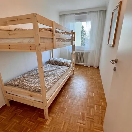 Zentral & Im Gruenen, Moderne Balkonwohnung Nahe Wien Apartament *